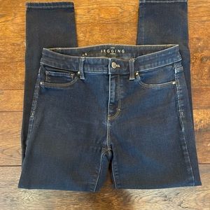 WHBM THE JEGGING CROP DARK WASH ANKLE JEAN